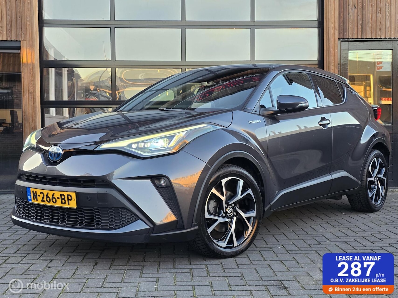 Toyota C-HR - 1.8 HYBRID AUTOMAAT ACC CARPLAY CAMERA STOELVERWARMING - AutoWereld.nl