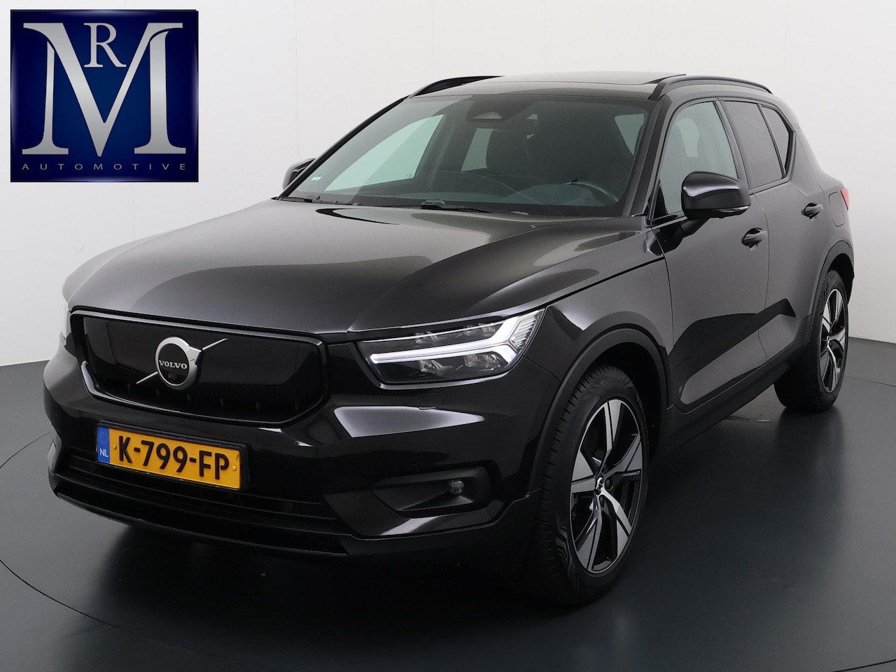 Volvo XC40 - Recharge P8 AWD R-Design SOH 92% 1e eigenaar | Origineel NL auto | Pano | Harman Kardon | - AutoWereld.nl