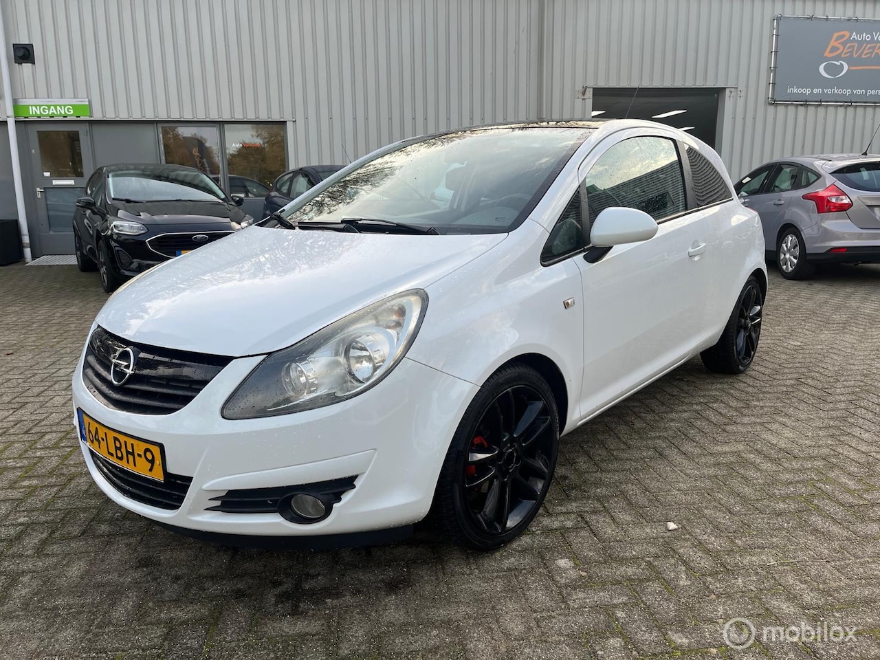 Opel Corsa - 1.4-16V Black & White Edition - AutoWereld.nl