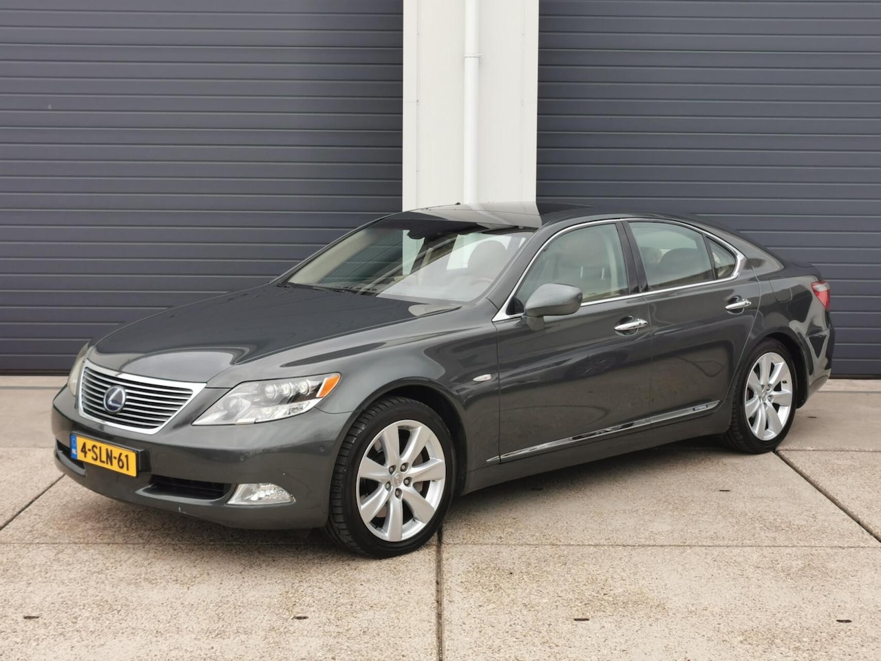 Lexus LS 600h - President - AutoWereld.nl