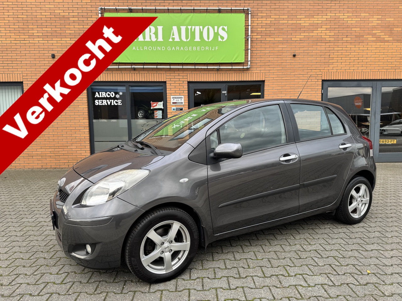 Toyota Yaris - 1.3 VVTi Aspiration 1.3 VVTi Aspiration Automaat ! - AutoWereld.nl