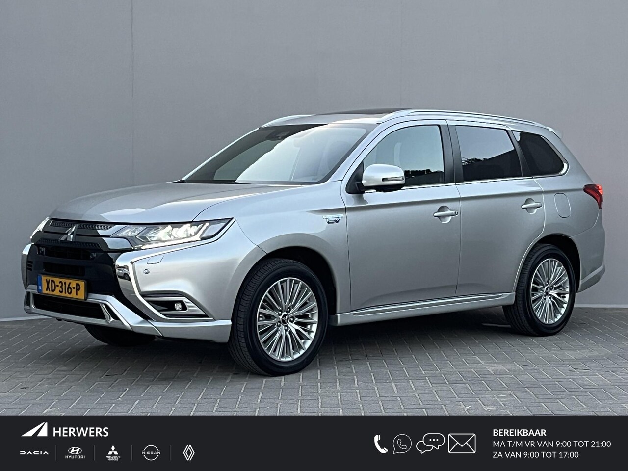 Mitsubishi Outlander - 2.4 PHEV Instyle / Trekhaak (Trekgewicht 1.500kg) / Elektrisch Glazen Schuif- en Kanteldak - AutoWereld.nl