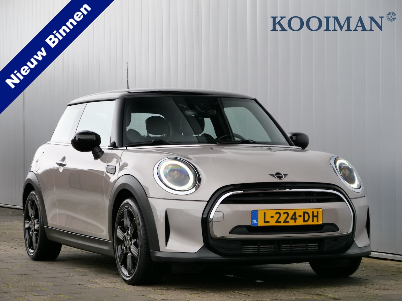 MINI Cooper - Mini 1.5 136pk Classic 17 inch / Carplay / Navi / Stoelverwarming / Keyless - AutoWereld.nl