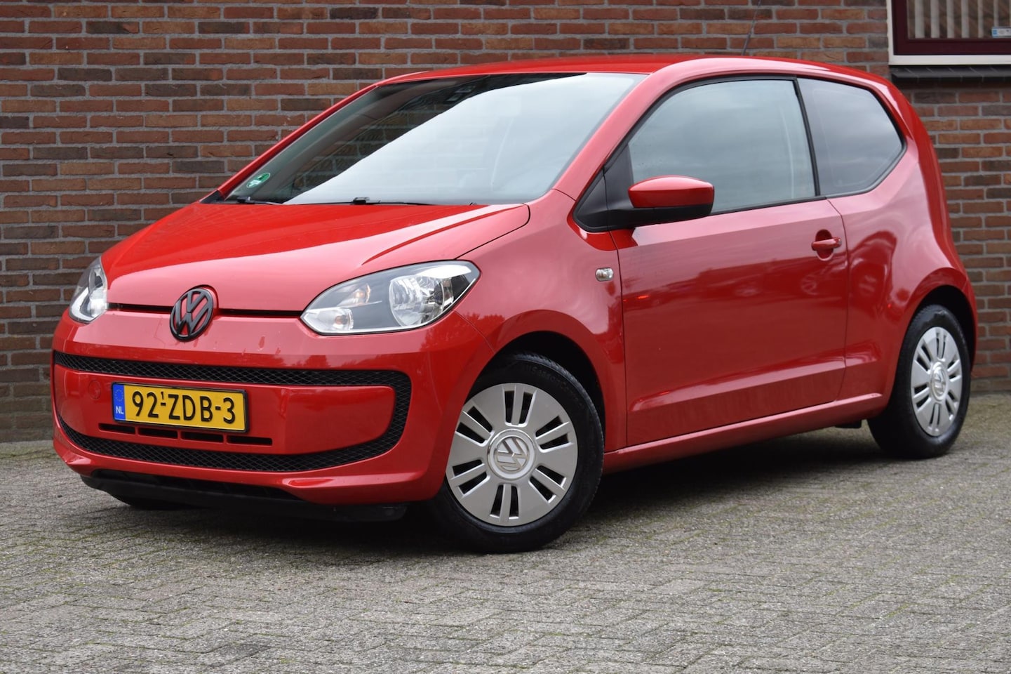 Volkswagen Up! - 1.0 move up! BlueMotion '13 Cruise Airco Navi Inruil mogelijk - AutoWereld.nl