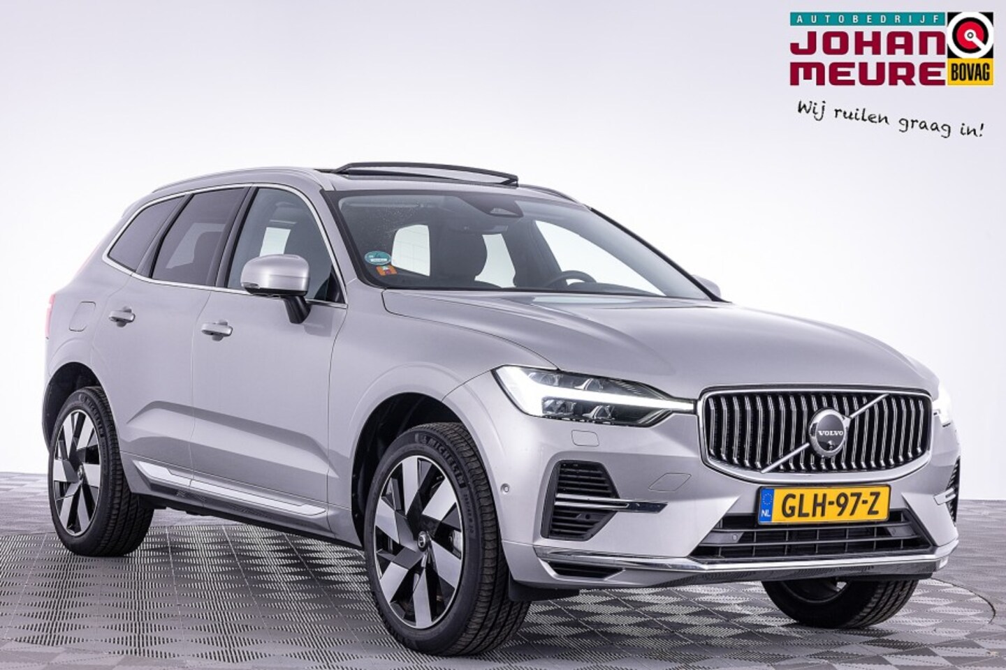 Volvo XC60 - 2.0 T6 Plug-in hybrid AWD Ultra Bright | LUCHTVERING | PANORAMADAK ✅ 1e Eigenaar - AutoWereld.nl