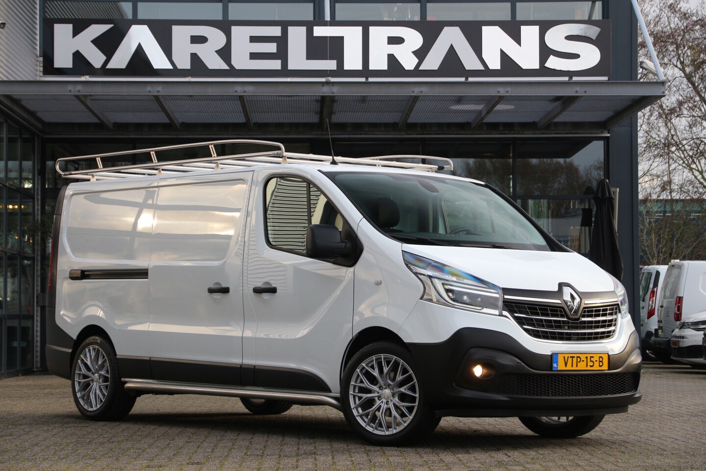Renault Trafic - 2.0 DCI 150 | L2H1 | Trekhaak | Imperiaal | Cruise | Airco.. - AutoWereld.nl