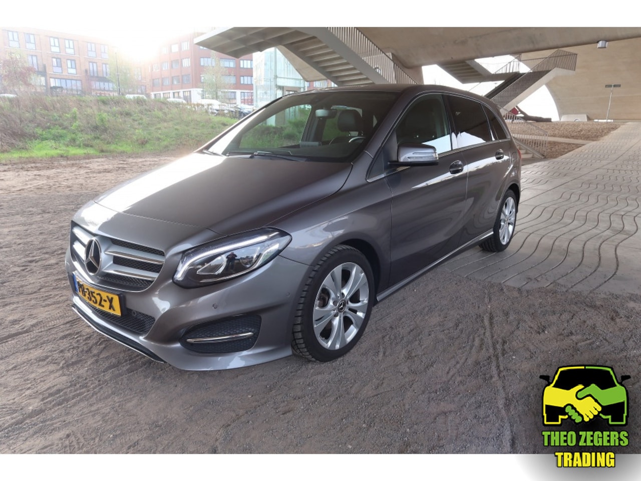 Mercedes-Benz B-klasse - 180 Ambition 180 Ambition, Automaat, Leder, 2 sets velgen, Nieuwstaat - AutoWereld.nl