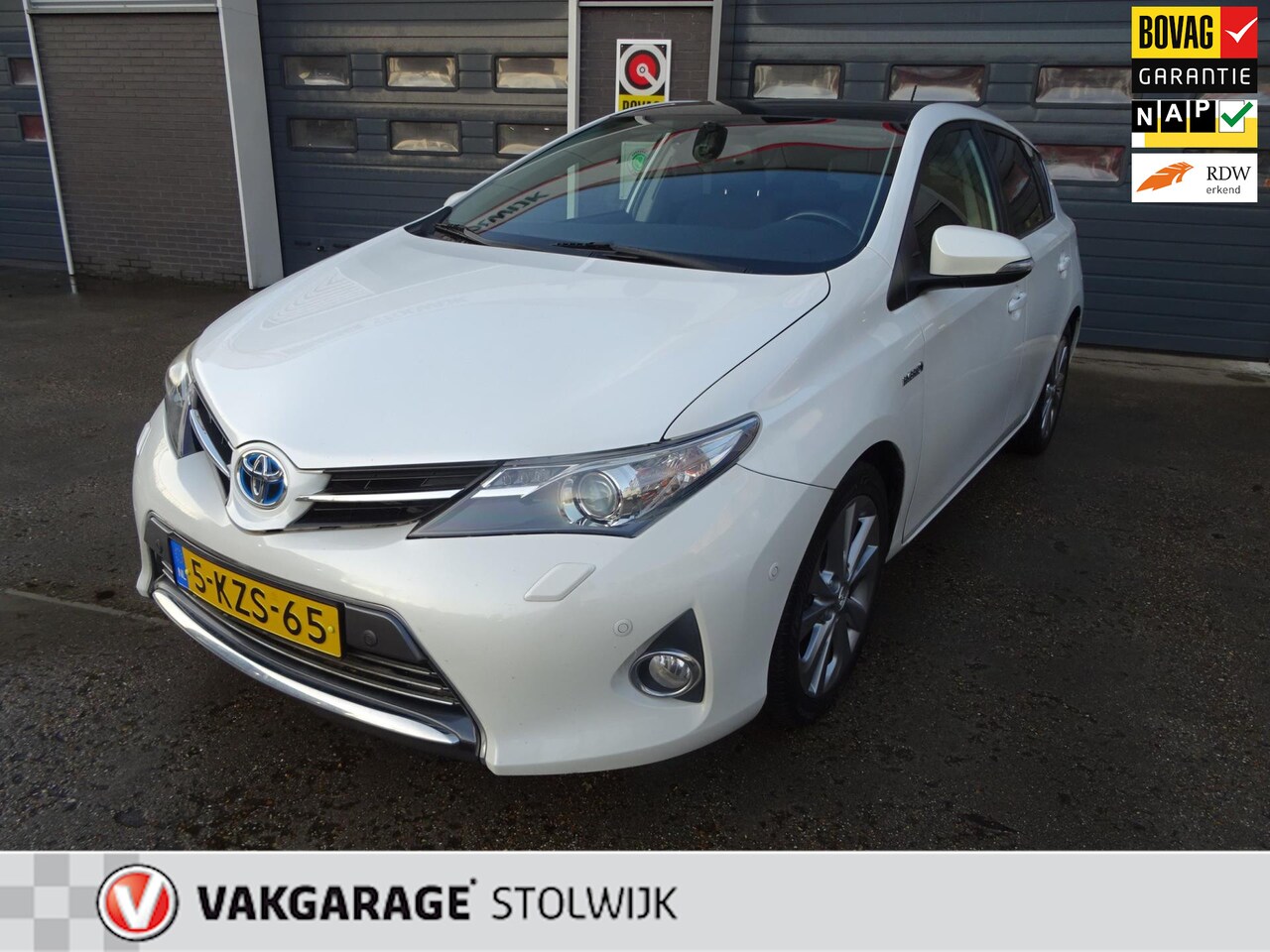 Toyota Auris - 1.8 Hybrid Lease Pro 1.8 Hybrid Lease Pro, Automaat, Panorama dak, AUR Camera, Navigatie, Parelmoer wit. - AutoWereld.nl