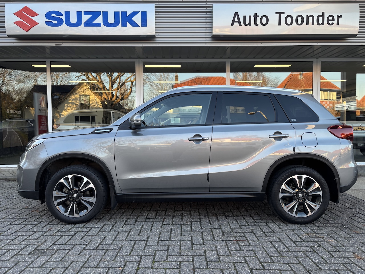 Suzuki Vitara - 1.4 Boosterjet Style Smart Hybrid/ Trekhaak - AutoWereld.nl