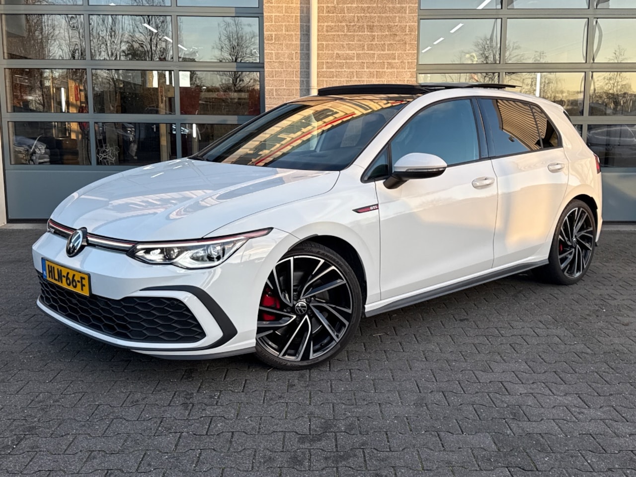 Volkswagen Golf - 2.0 TSI GTI | SCHUIFDAK | HARMAN\KARDON | COMPLEET! | - AutoWereld.nl