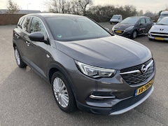 Opel Grandland X - 1.2 Turbo Business Executive AUTOMAAT Navigatie-Climate control-Achteruitrijcamera-Parkeer