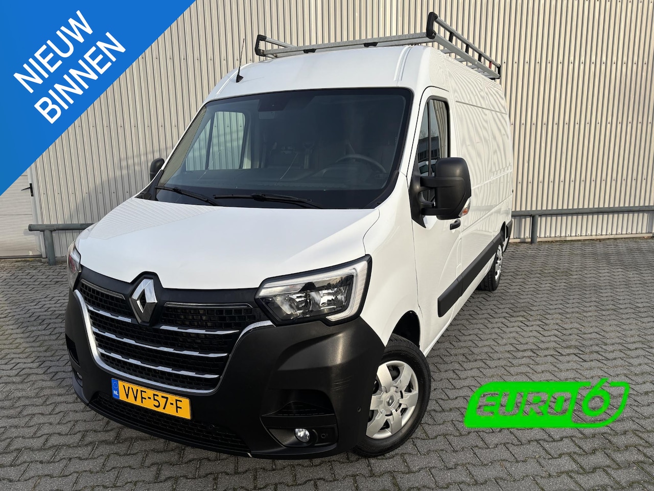 Renault Master - T35 2.3 dCi 150 L2H2*A/C*CRUISE*NAVI*HAAK*3PERS* - AutoWereld.nl