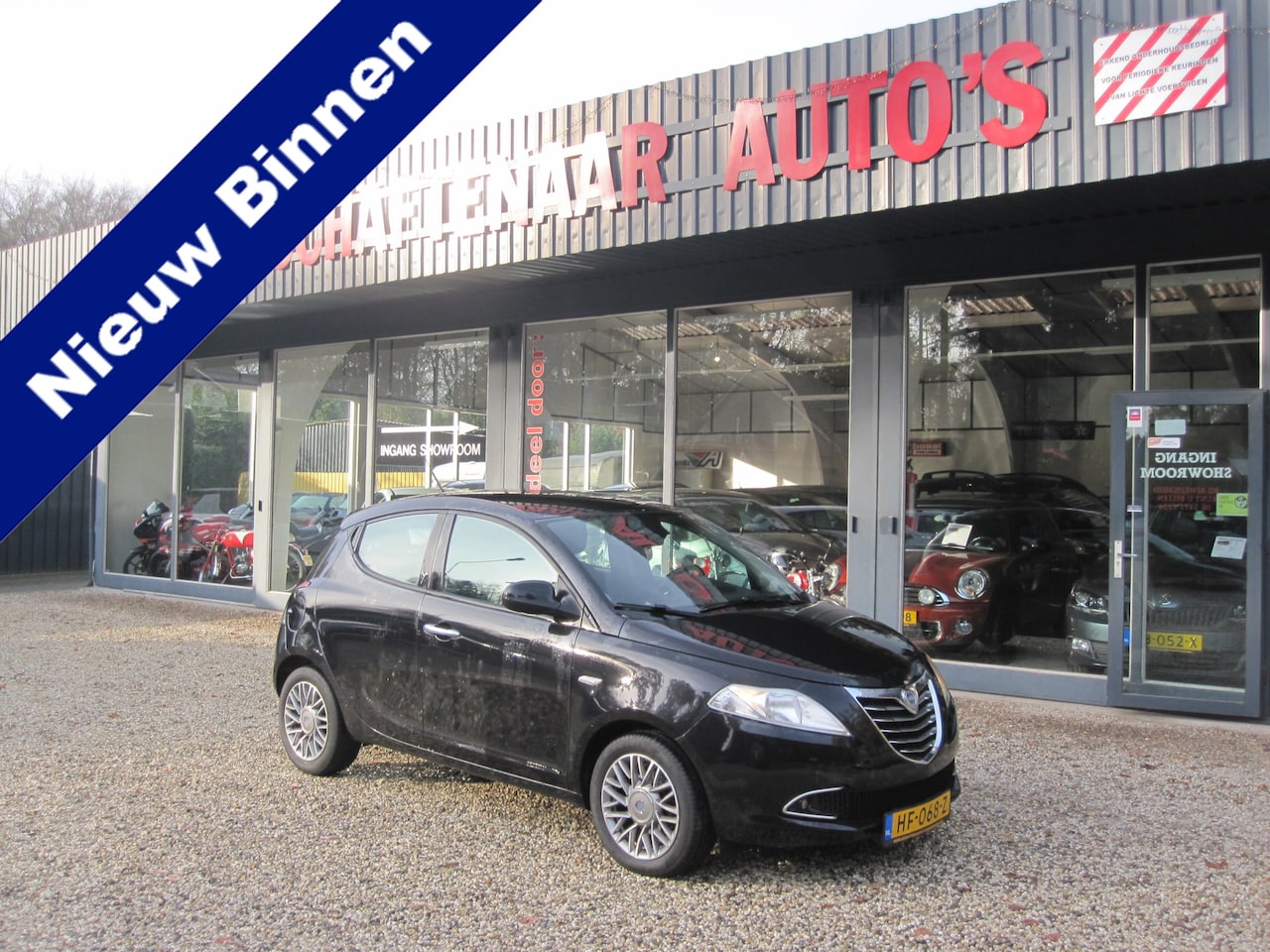 Lancia Y(psilon) - Ypsilon 0.9 TwinAir Gold met trekhaak apk 17-10-2026 - AutoWereld.nl