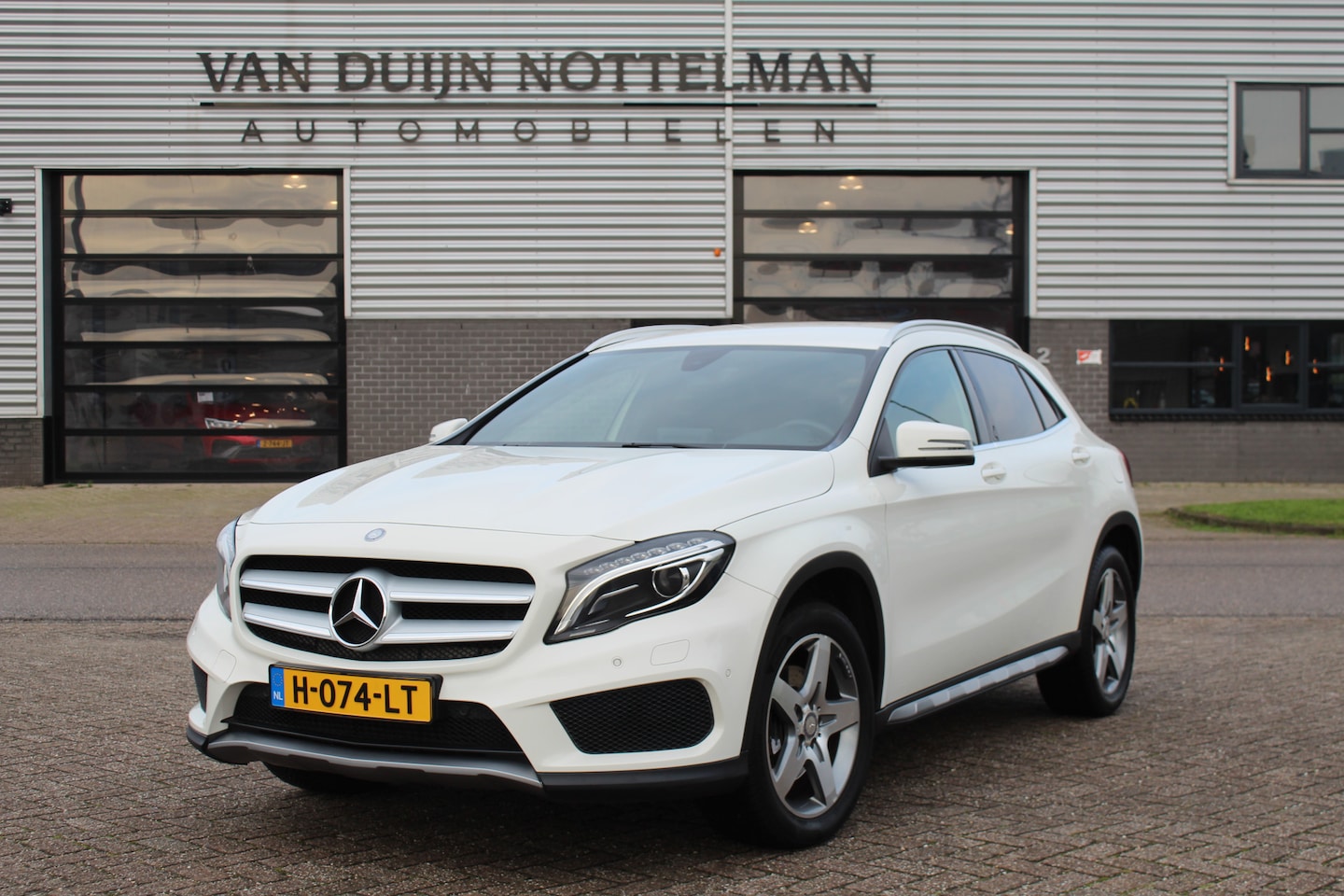 Mercedes-Benz GLA-Klasse - 250 4Matic Prestige / Camera / Trekhaak / Xenon - AutoWereld.nl