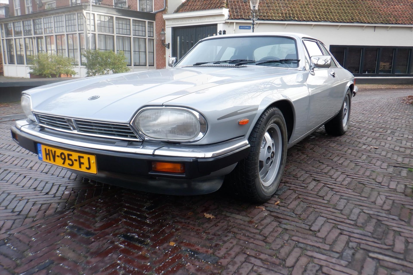 jaguar-xj-xj-s-5-3-he-aut-uniekiek-2e-eigenaar-nedrl-auto.jpg