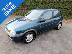 Opel Corsa - 1.4i Swing Audio Altijd binnen gestaan. vol jaar apk
