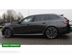 BMW 5-serie Touring - M5 M Drivers Pack * Panodak * Trekhaak * Carbon * Comfort pack * Driving Ass. Prof. 21 inc