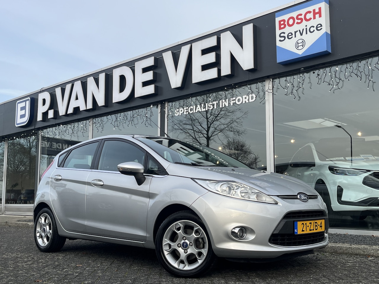Ford Fiesta - 1.25 Titanium X 5 deur 82pk/60kw | Cruise | PDC | Bluetooth |  Inkl. spiegels | Climate | - AutoWereld.nl