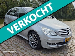 Mercedes-Benz B-klasse - 200 Automaat zeer netjes achteruit camera airco stoelverwarming cruis control