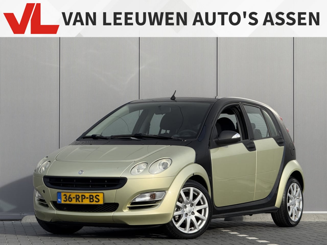 Smart Forfour - 1.1 blackbasic | Airco | Pano - AutoWereld.nl