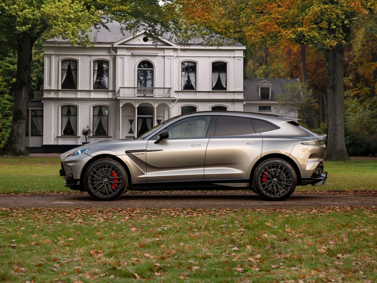 Aston Martin DBX - 707 4.0 V8 | Sports Plus Seats | Stoelventilatie | Bowers & Wilkins | Carbon! - AutoWereld.nl