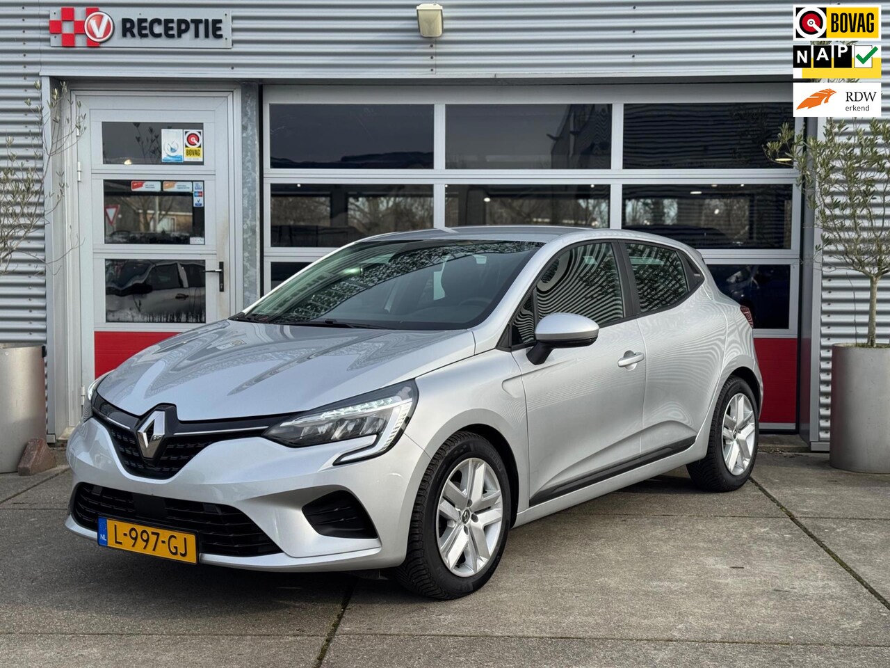 Renault Clio - 1.0 TCe Zen / Navi / Carplay / Cruise / DAB / 1-Eig - AutoWereld.nl