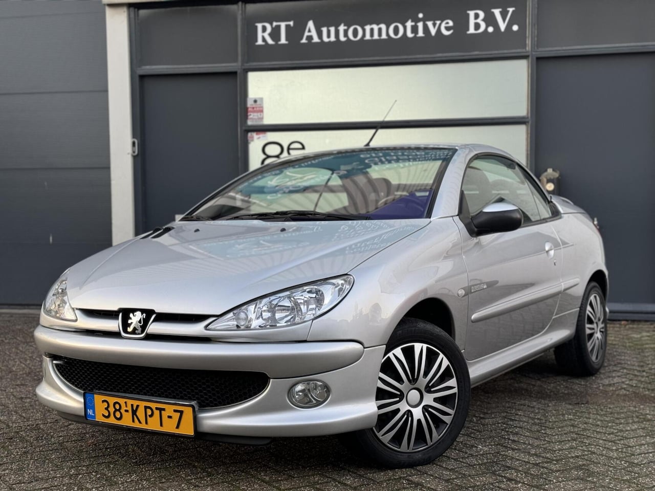 Peugeot 206 CC - 1.6-16V Quiksilver Clima - AutoWereld.nl