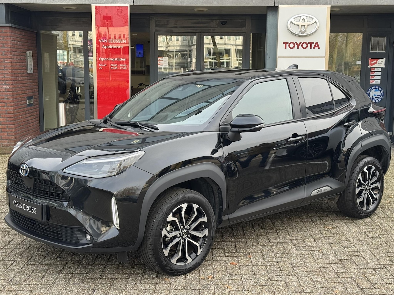 Toyota Yaris Cross - 1.5 Hybrid Dynamic BLIND-SPOT KEYLESS SENSOREN STOEL/STUURVERWARMING APPLE/ANDROID CAMERA - AutoWereld.nl