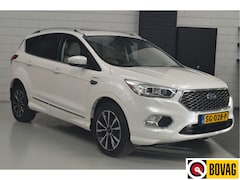 Ford Kuga - 1.5 EcoBoost Vignale // PANO // CAMERA // TREKHAAK // 4x4 // STUUR&STOELVERWARMING // BOMV