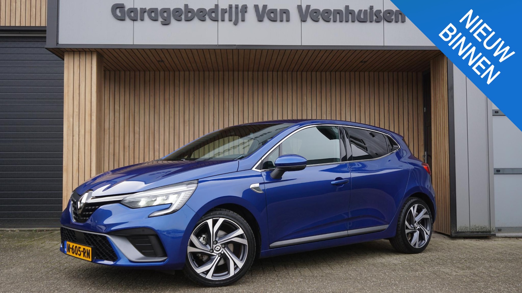Renault Clio - 1.6 E-Tech Hybrid 140pk R.S. Line Navi 17inch LM Sporstoelen LED *NL auto* IronBlauw Metal - AutoWereld.nl