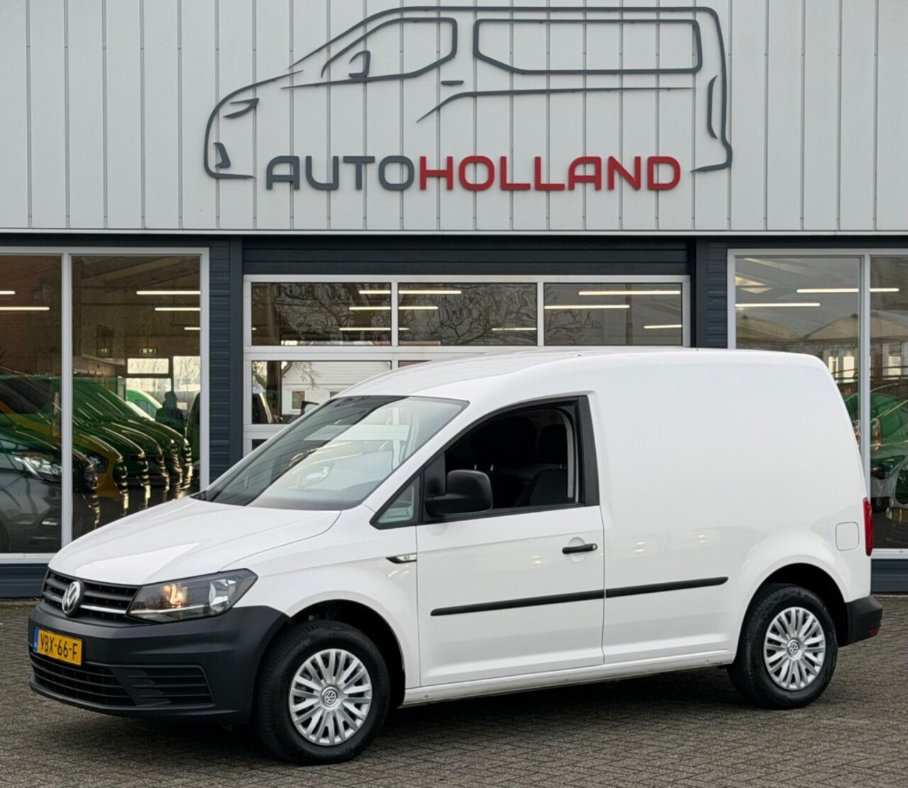 Volkswagen Caddy - 2.0 TDI 55KW 75PK EURO 6 AIRCO/ TREKHAAK/ ORIGINEEL AUDIO/ 100% DEALERONDERHOUDEN - AutoWereld.nl