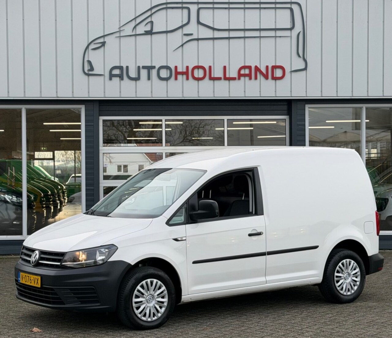 Volkswagen Caddy - 2.0 TDI 55KW 75PK EURO 6 AIRCO/ TREKHAAK/ ORIGINEEL AUDIO/ 100% DEALERONDERHOUDEN - AutoWereld.nl