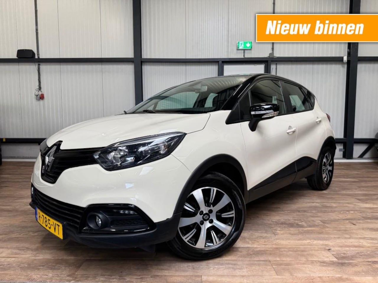 Renault Captur - 0.9 TCe Helly Hansen / CLIMA / CAMERA / NAVI / - AutoWereld.nl