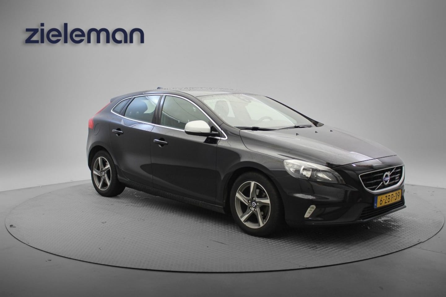 Volvo V40 - 1.6 D2 R-Design - Navi, Leer, Cruise, Clima, Stoelverw GERESERVEERD!!! - AutoWereld.nl