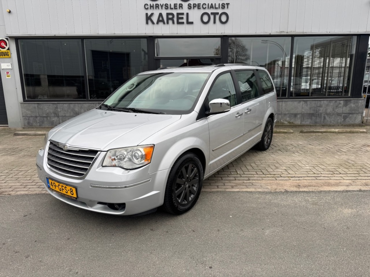 Chrysler Grand Voyager - 3.8 V6 Limited 3.8 V6 Limited - AutoWereld.nl