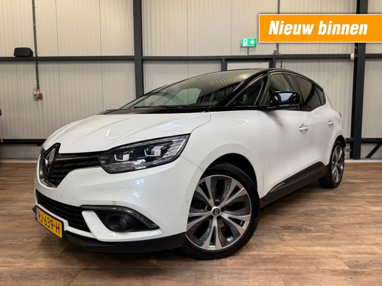 Renault Scénic - 1.2 TCe Collection / NAVI / MASSAGE / 20LMV / CAMERA / TREKHAAK / - AutoWereld.nl