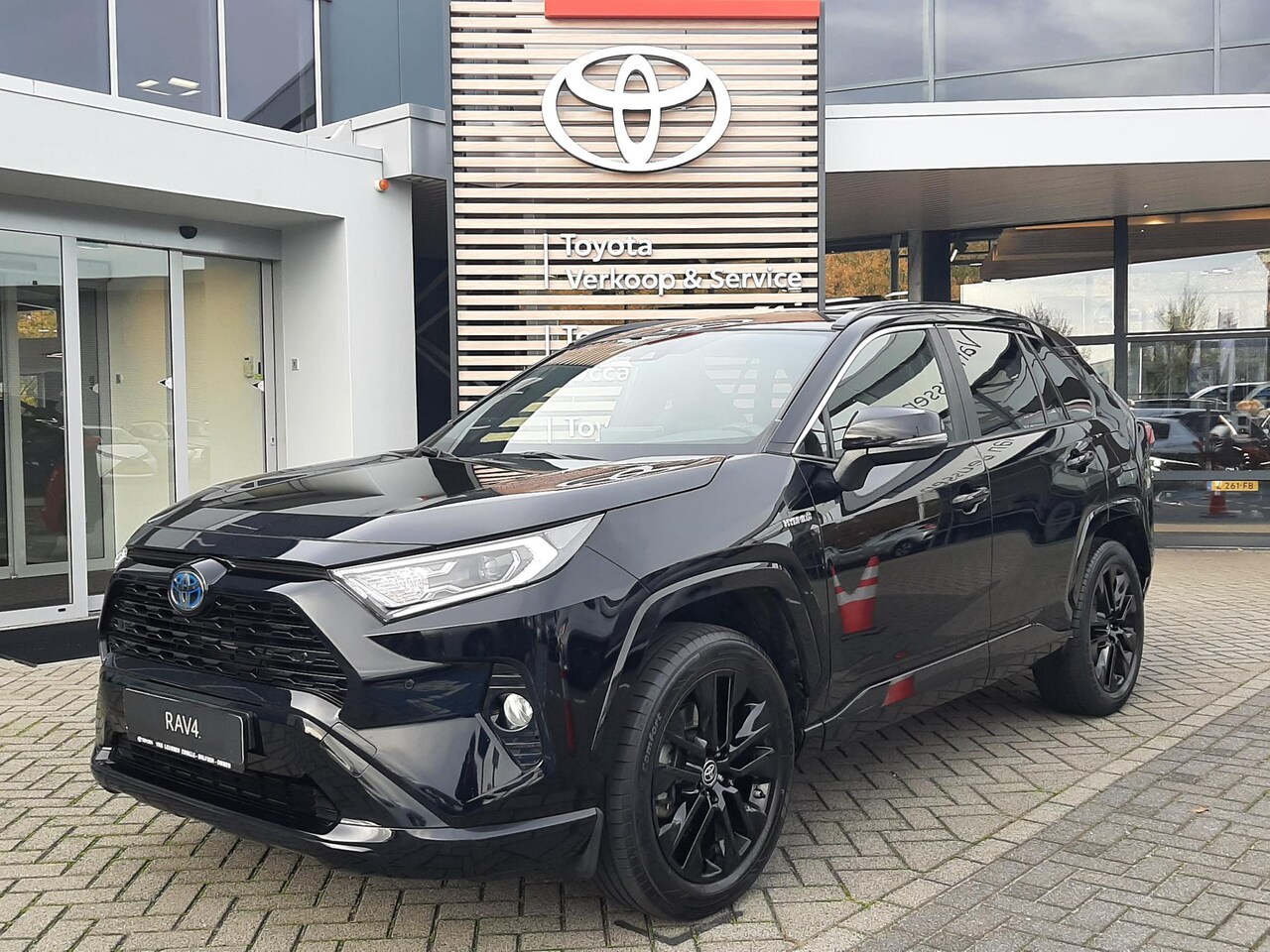 Toyota RAV4 - 2.5 HYBRID AWD BLACK-EDITION JBL-AUDIO STOELVERW NAVI 1650 KG TREKGEWICHT BLUETOOTH PARK-S - AutoWereld.nl