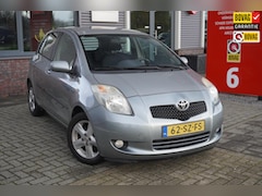 Toyota Yaris - 1.3 VVTi Luna / Climate Control / Radio / Trekhaak / Winterbanden