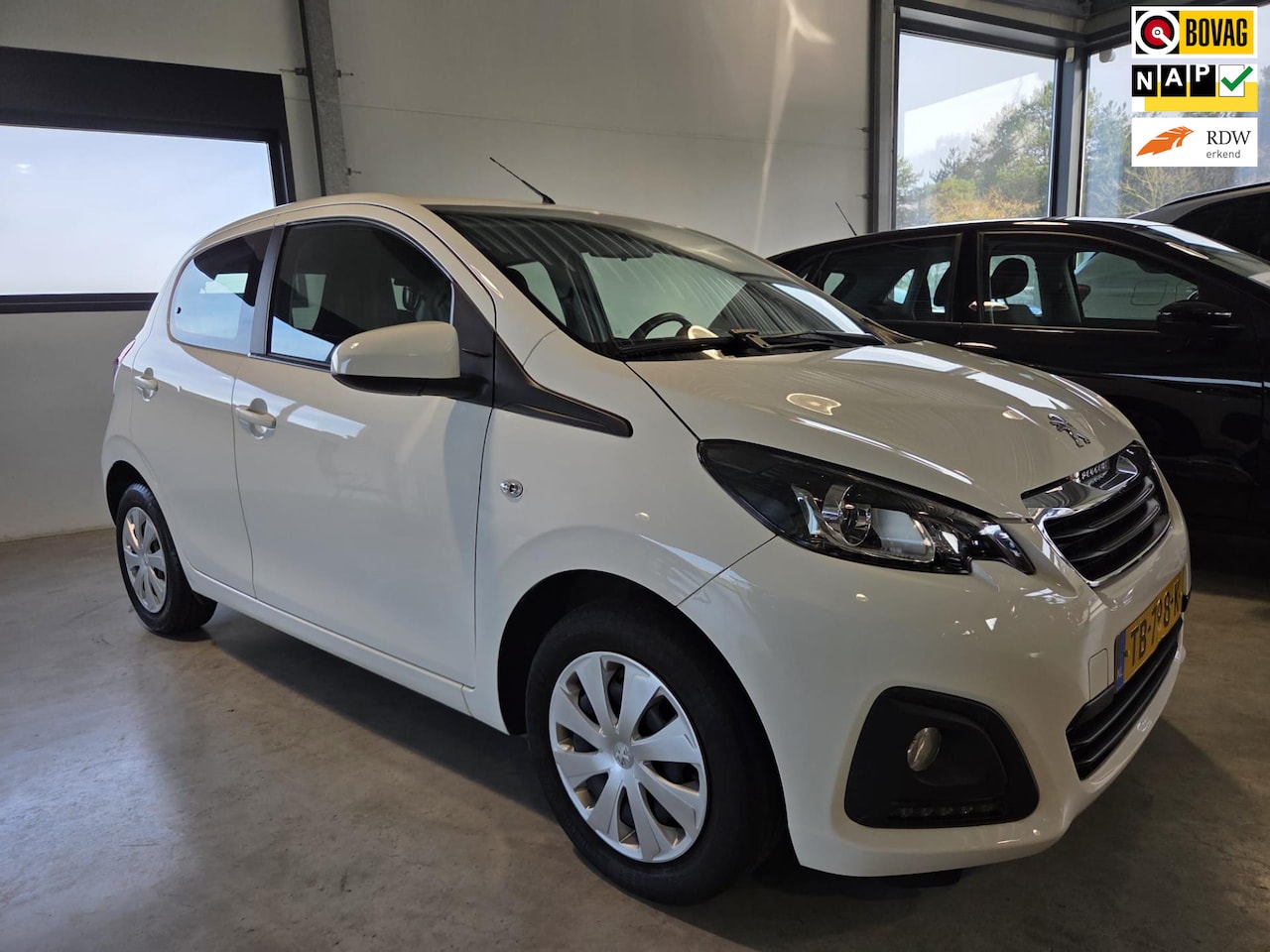 Peugeot 108 - 1.0 e-VTi Active weinig kilometers ! - AutoWereld.nl