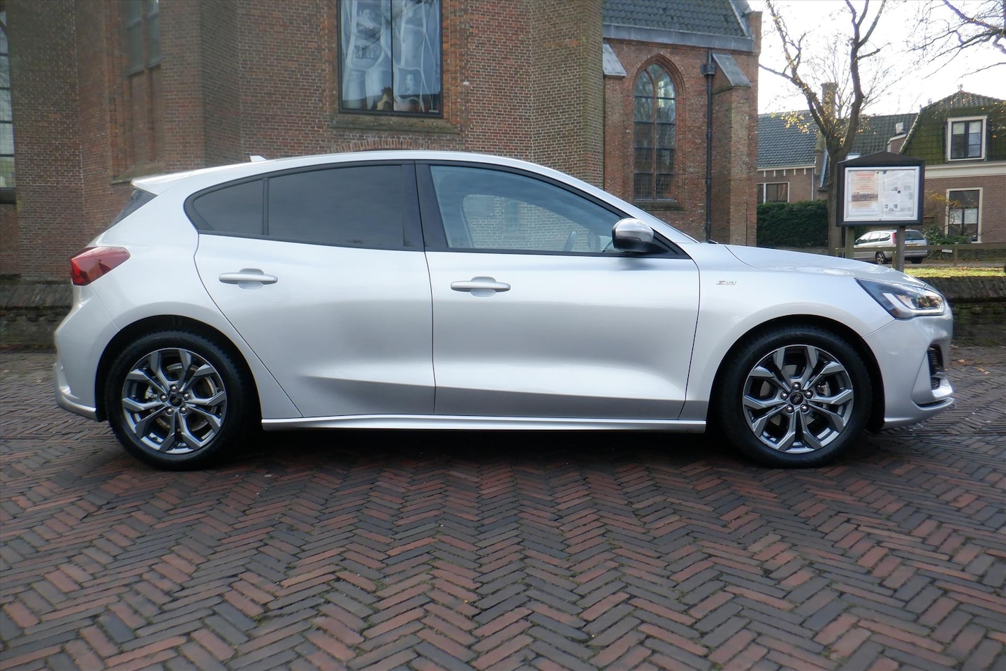 Ford Focus - 1.0 EcoBoost Hybrid ST Line 1.0 EcoBoost Hybrid 125pk ST-Line - AutoWereld.nl