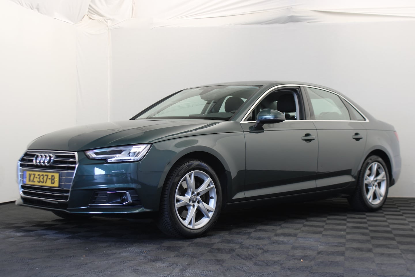 Audi A4 Limousine - 1.4 TFSI Lease Edition - AutoWereld.nl