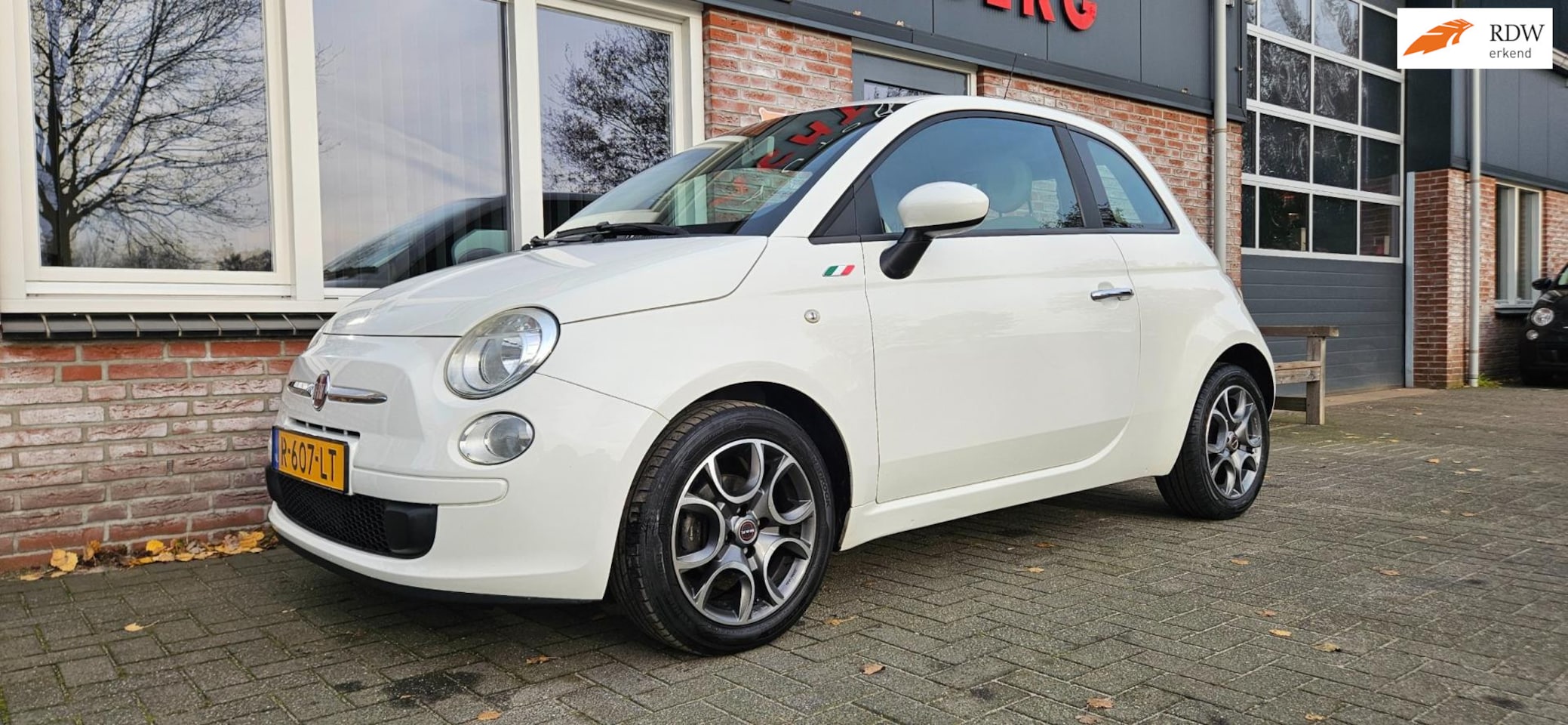 Fiat 500 - 1.2 Pop Automaat! Airco! Leuke/Nette Auto! Lichtmetalen Velgen! - AutoWereld.nl