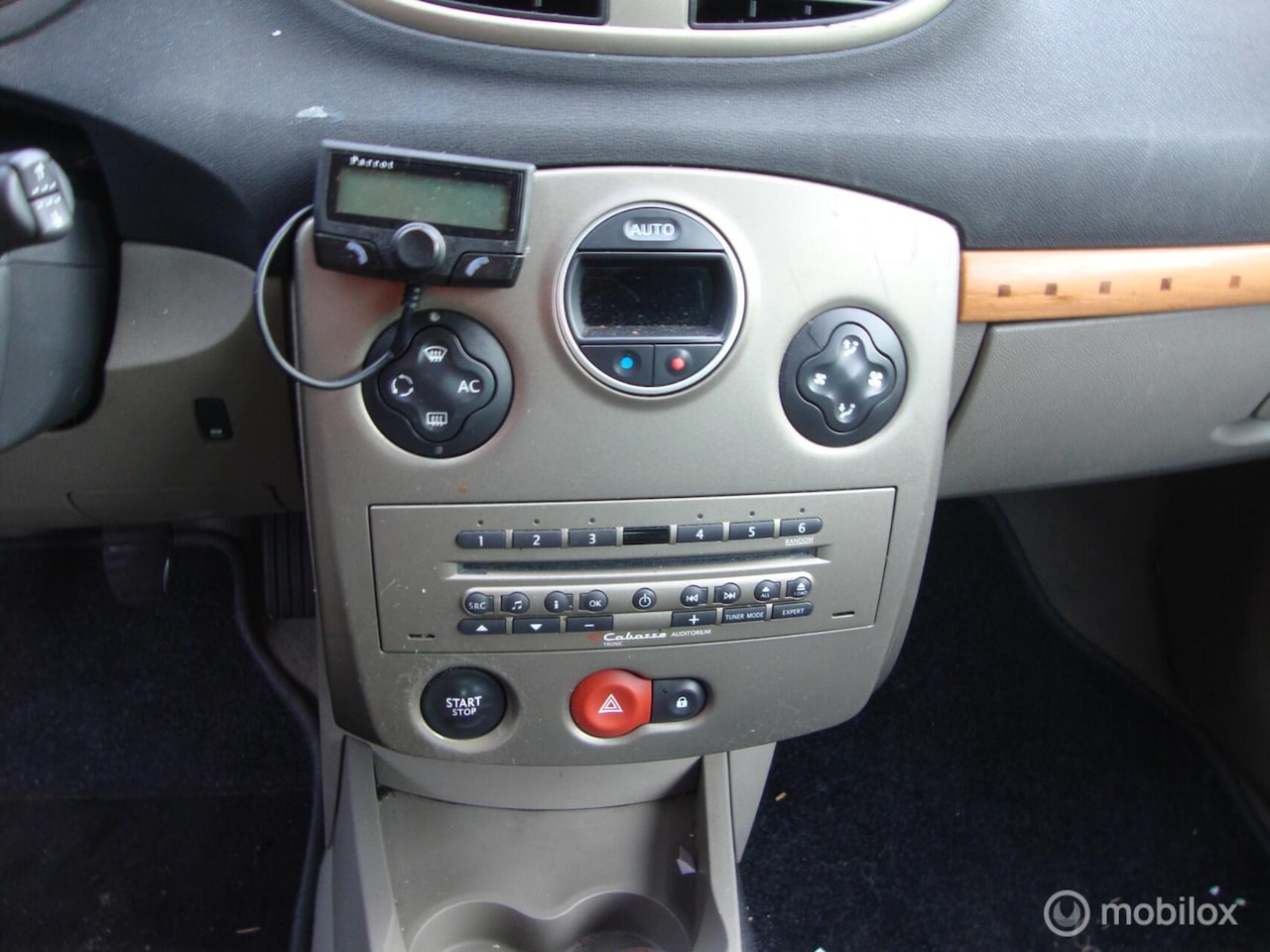 Renault Clio - 1.6-16V Initiale 1.6-16V Initiale - AutoWereld.nl