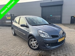 Renault Clio - 1.4-16V ClimaAuto Dynamique 2006