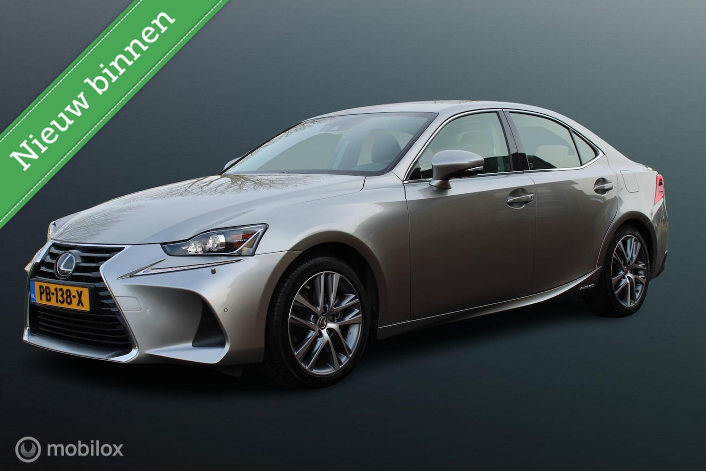 Lexus IS - 300h Hybrid Business Line 300h Hybrid Business Line, Stoelverw, Camera, Pdc voor + achter, Cruise, Half Leder, Navi, - AutoWereld.nl