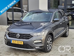Volkswagen T-Roc - 1.5 TSI Active Automaat Carplay Cruise ECC LM17