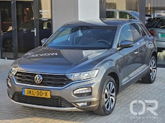 Volkswagen T-Roc - 1.5 TSI Automaat Style Business Carplay Stoelvw
