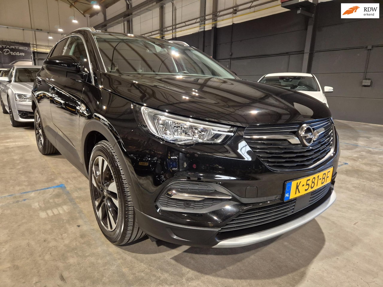 Opel Grandland X - 1.2 Turbo Business Executive - Clima - Cruise - Navi - CarPlay - Camera - Incl BTW - AutoWereld.nl