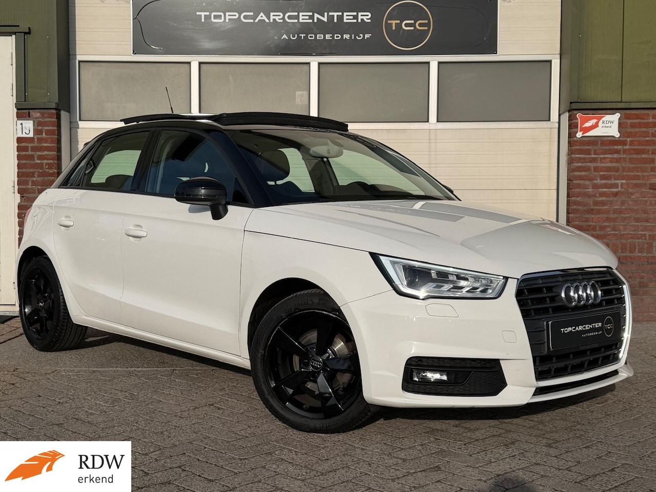 Audi A1 Sportback - 1.0 TFSI Sport/PANO/STOELV/PARKS/KEYLESS - AutoWereld.nl