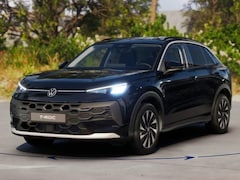 Volkswagen T-Roc - Life First Edition 1.5 eTSI 116 PK 7 verns. DSG · Comfort pakket · Achteruitrijcamera · Dr